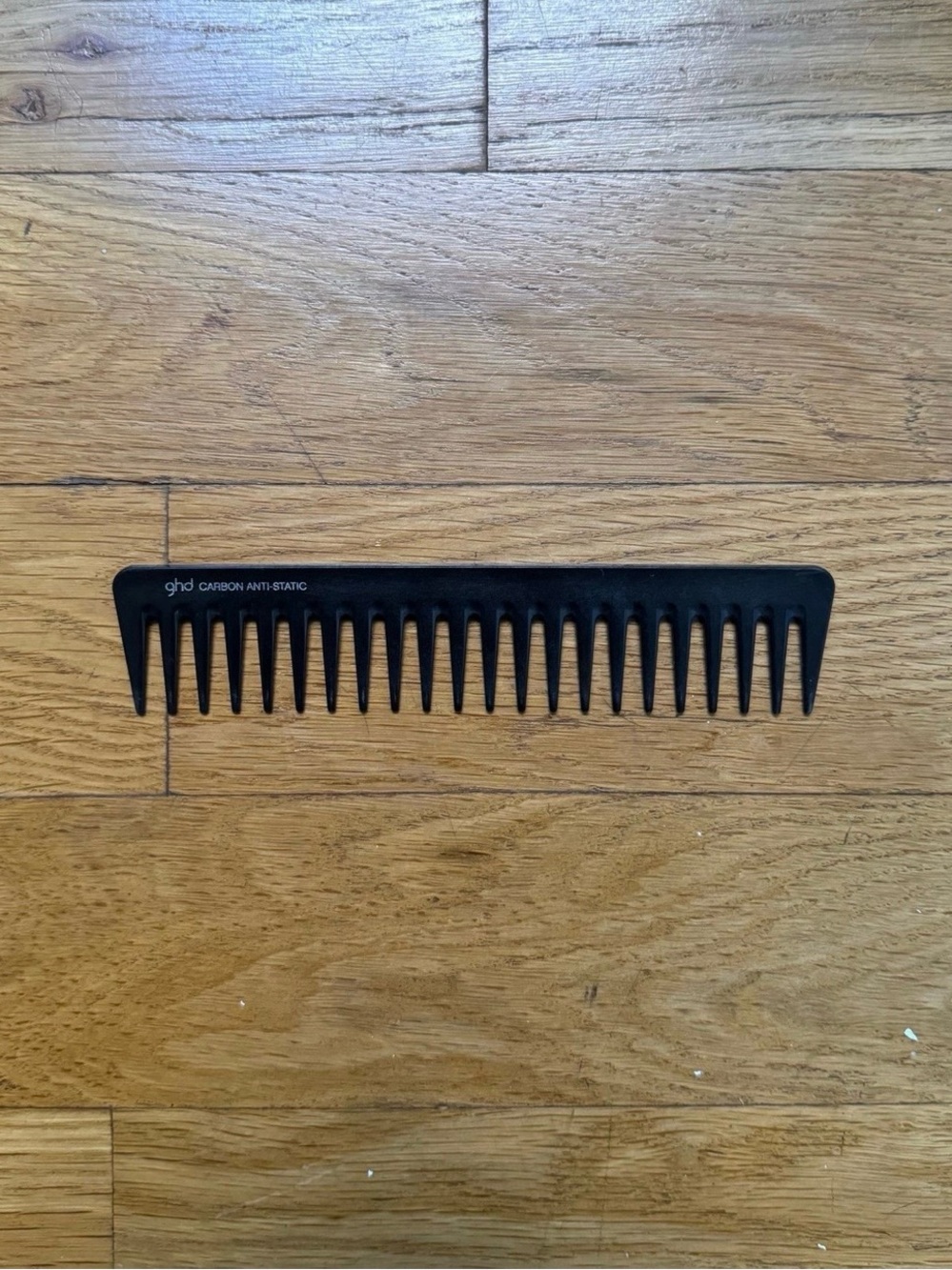 NWOT ghd detangling comb